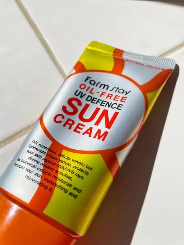 FARM STAY OIL-FREE UV DEFENCE SUN CREAM 70ML